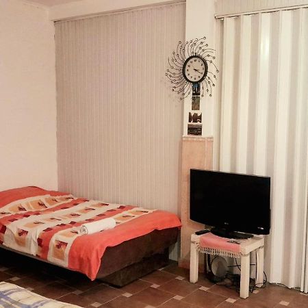 Adem'S Cozy Terrace Retreat Bed & Breakfast สโกเปีย ภายนอก รูปภาพ